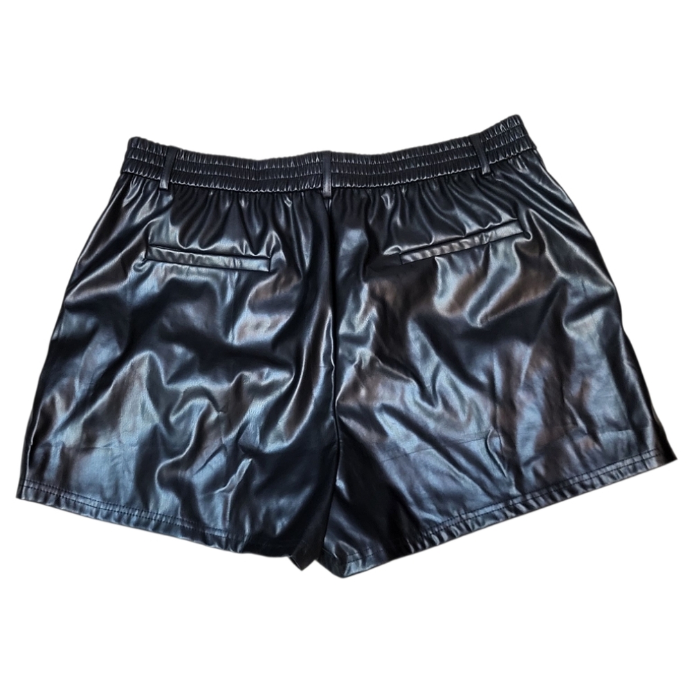 Luvamia Women's Black Pleated High Waist Faux Leather Shorts - Size XL - Picture 4 of 9